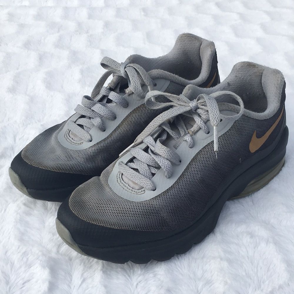 Nike Air Max Invigor black, gray, and gold sneakers size 8